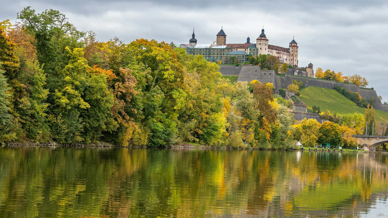 Festung Marienberg über dem Main – Zahnmedizinstudium in Würzburg